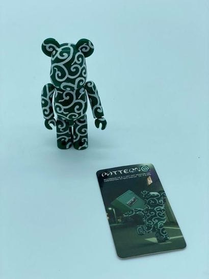 Be@rbrick 

Series 14 – (Pattern) 100%, 2007



Figurine...