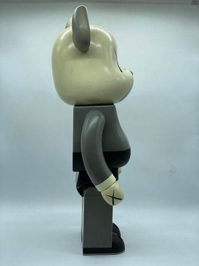 Be@rbrick X KAWS

Companion (Grey) 1000%,...