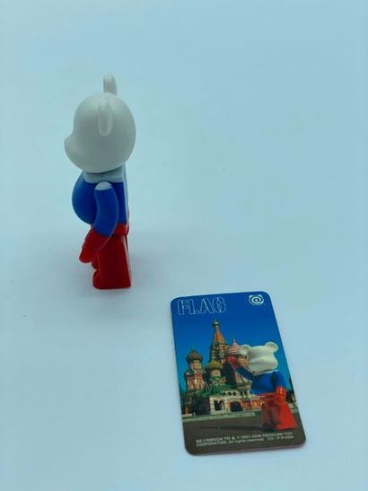 Be@rbrick 

Series 17 – Russia (Flag) 100%,...