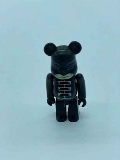 Be@rbrick 

Series 17 – K 20 (Horror) 100%,...