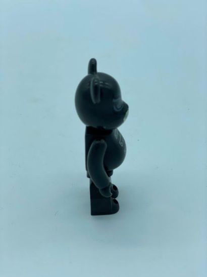 Be@rbrick 

Series 17 – K 20 (Horror) 100%,...