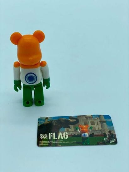 Be@rbrick 

Series 18 – India (Flag) 100%,...