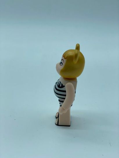 Be@rbrick 

Series 21 – Barbie (Cute) 100%,...
