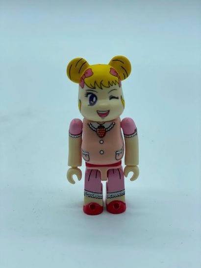 Be@rbrick 

Chiaki 



Figurine en vinyle...