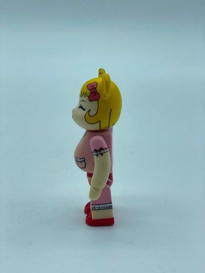 Be@rbrick 

Chiaki 



Figurine en vinyle...