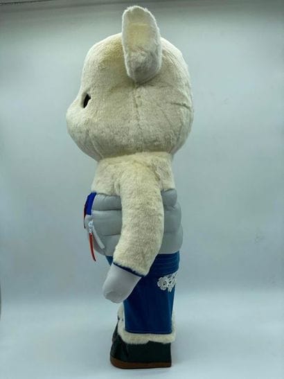 Be@rbrick 

SACAI 1000%, 2017 



Figurine...