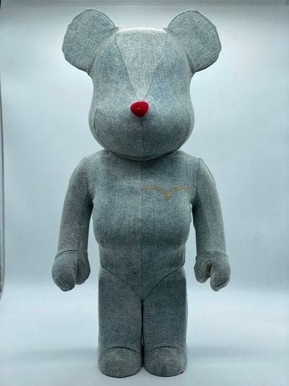 Be@rbrick 

Levi’s Washed 1000%, 2015



Figurine...