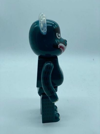 Be@rbrick 

Godzilla 400%, 2015



Figurine...