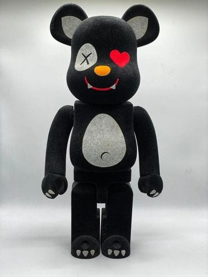 Be@rbrick 

Roen 1000%, 2009



Figurine...