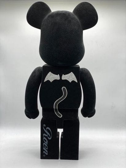 Be@rbrick 

Roen 1000%, 2009



Figurine...