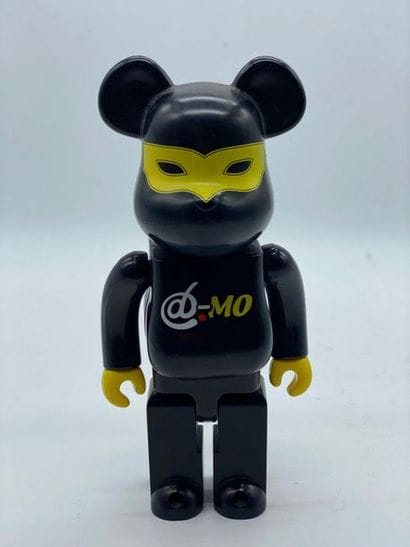Be@rbrick 

D-Mo (Black) 400%, 2005



Figurine...