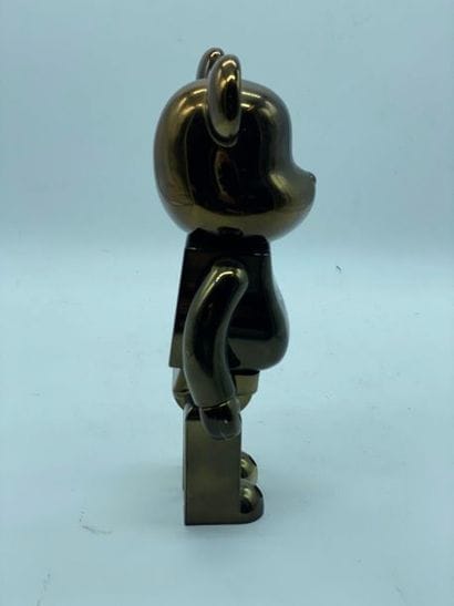 Be@rbrick 

Nitraid (Black) 400%, 2008



Figurine...
