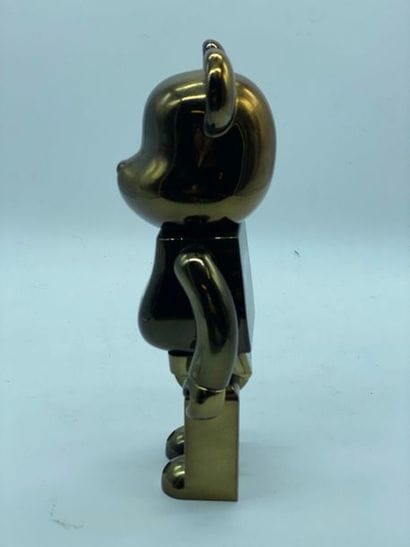 Be@rbrick 

Nitraid (Black) 400%, 2008



Figurine...