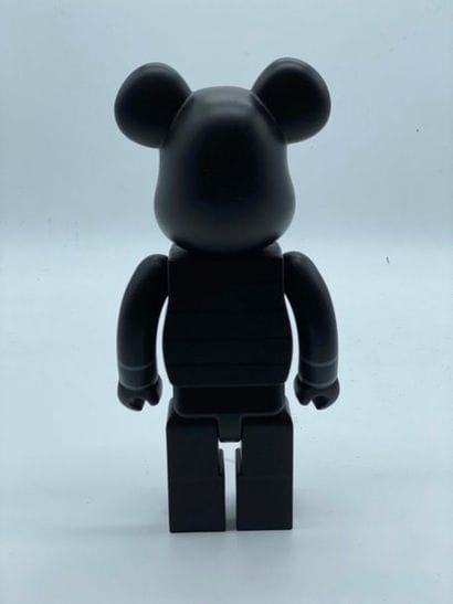 Be@rbrick 

G-ShockMan (Black) 400%, 2013



Figurine...