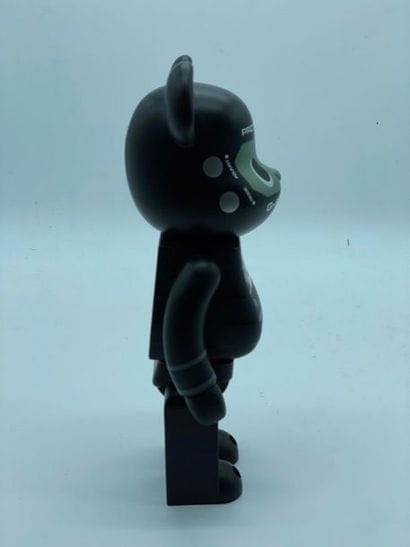 Be@rbrick 

G-ShockMan (Black) 400%, 2013



Figurine...