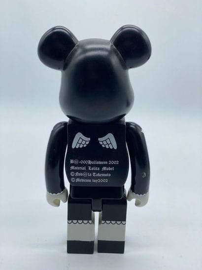 Be@rbrick 

Material Lolita 400%, 2002



Figurine...
