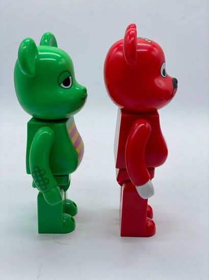 Be@rbrick 

Gachapin & Mook 400%, 2008



Set...