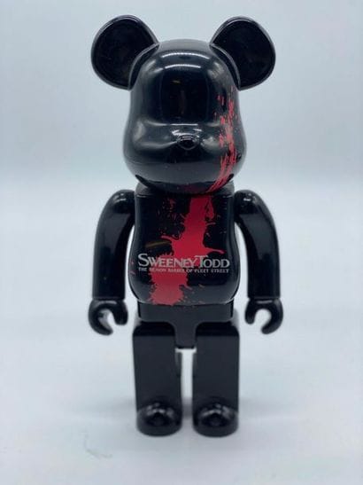 Be@rbrick 

Sweeney Todd (Black) 400%, 2008



Figurine...
