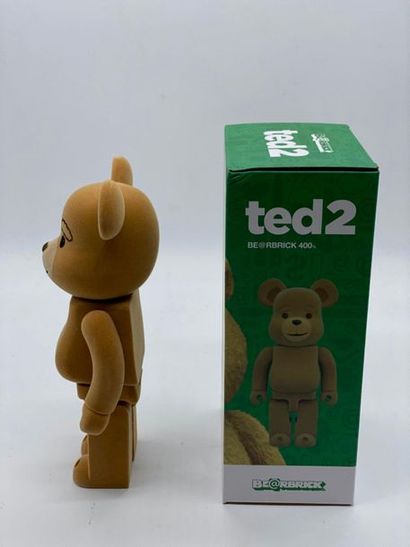 Be@rbrick 

Ted 2 400%, 2015 



Figurine...