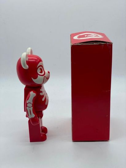 Be@rbrick 

Balzac (Red) 400%, 2003 



Figurine...