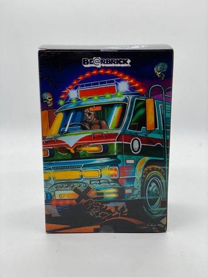 Be@rbrick 

Nagnagnag 400% 



Figurine en...