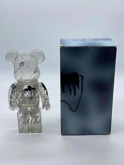 Be@rbrick 

Unkle (Clear) 400%, 2010



Figurine...
