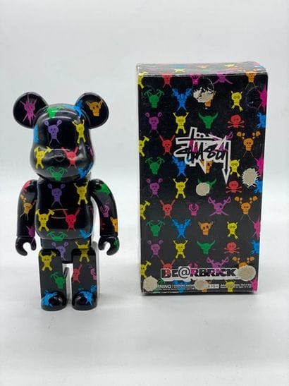 Be@rbrick 

Stussy Destiny 400%, 2008



Figurine...