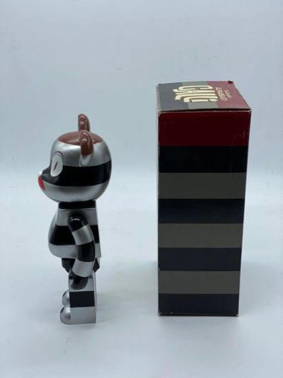 Be@rbrick 

Tim Biskup's Alphabeast: CALLI...