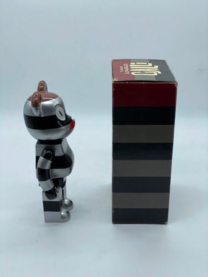 Be@rbrick 

Tim Biskup's Alphabeast: CALLI...