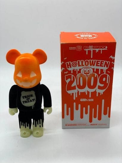Be@rbrick 

H@lloween 400%, 2009



Figurine...