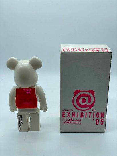 Be@rbrick 

Exhibition '05 400%, 2005 



Figurine...