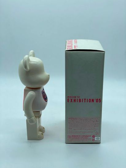 Be@rbrick 

Exhibition '05 400%, 2005 



Figurine...
