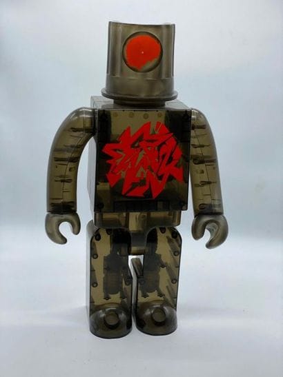 Kubrick X Stash

Stash (Black) 1000%, 2002/2003



Figurine...