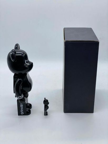 Be@rbrick 

Jwyed 400% et 100%, 2010 



Figurine...