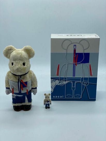 Be@rbrick 

SACAI 400% + 100%, 2017 



Figurine...