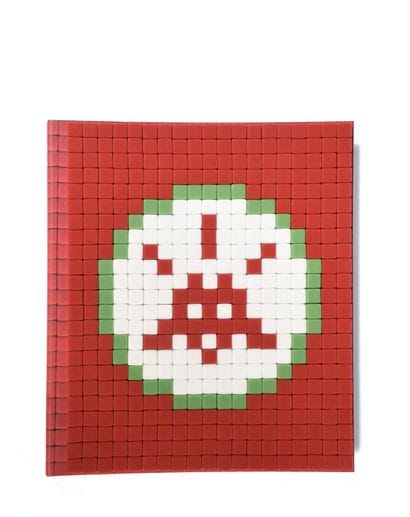 INVADER (Français, né en 1969)
Invasion Guide...