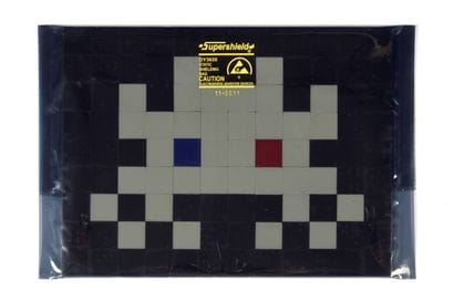 INVADER (Français, né en 1969)
Invasion Kit...
