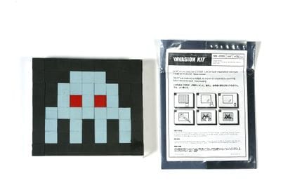 INVADER (Français, né en 1969)
Invasion Kit...