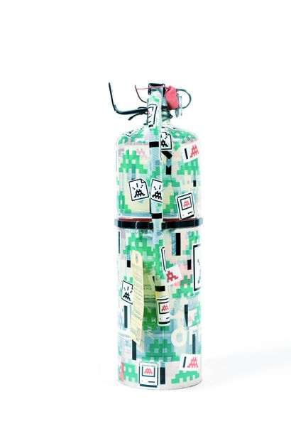 INVADER (Français, né en 1969)
Sticked Extinguisher,...
