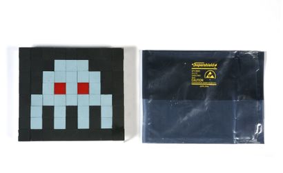 INVADER (Français, né en 1969)
Invasion Kit...