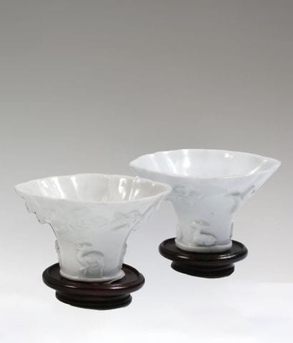 
Chine

Deux coupes libatoires en porcelaine...