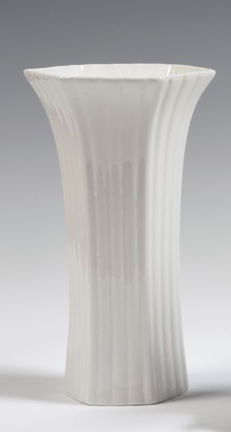
Angleterre

Paire de vases hexagonaux en...