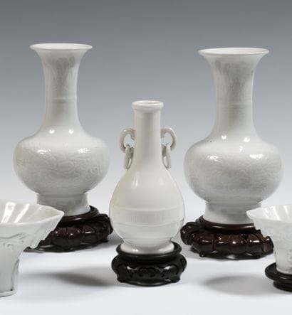 
Chine

Vase piriforme en porcelaine blanc-de-Chine,...