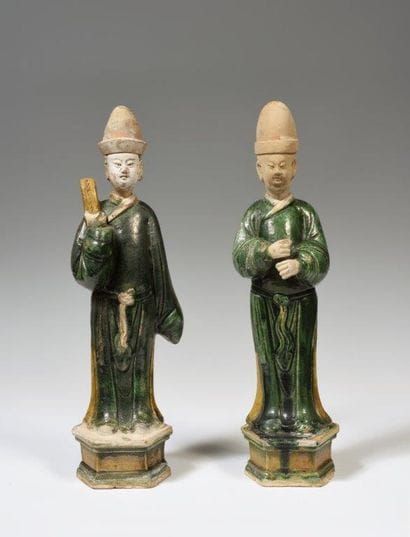
Deux statuettes en terre cuite émaillée...