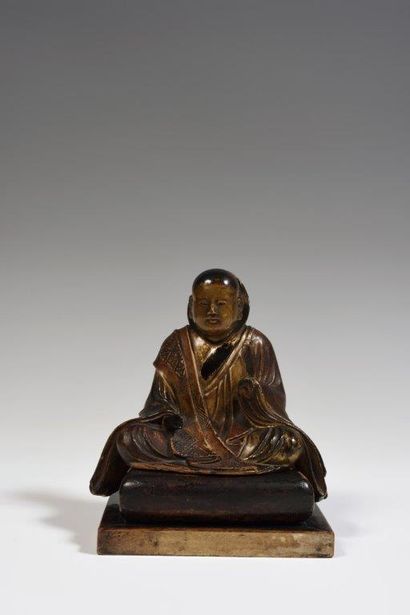 
Statuette en bois laqué polychrome et rehauts...