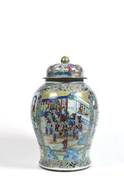 
Canton

Grande potiche couverte en porcelaine...
