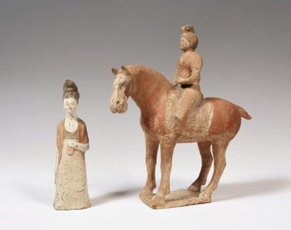 
Lot de deux mingqi en terre cuite, l’un...