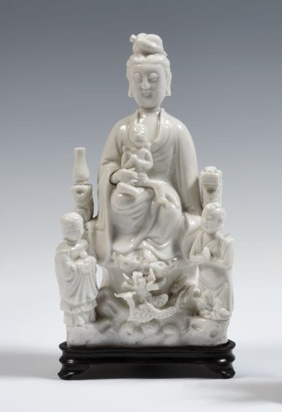 
Chine

Figure de Guanyin assise sur un rocher,...