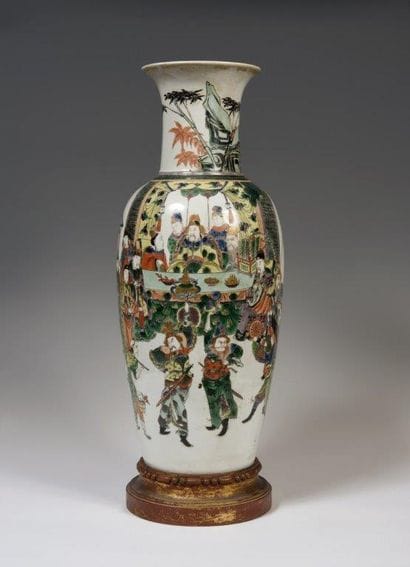 
Chine

Grand vase de forme balustre en porcelaine...