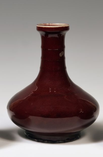 
Chine

Vase balustre à panse plate et col...